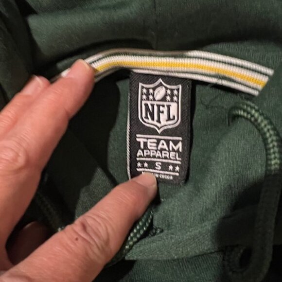 Green Bay Packers Fan Lot 6 Pc | Hoodie, Jacket, Cap, T-Shirts | Mens + Womens - Picture 3 of 13